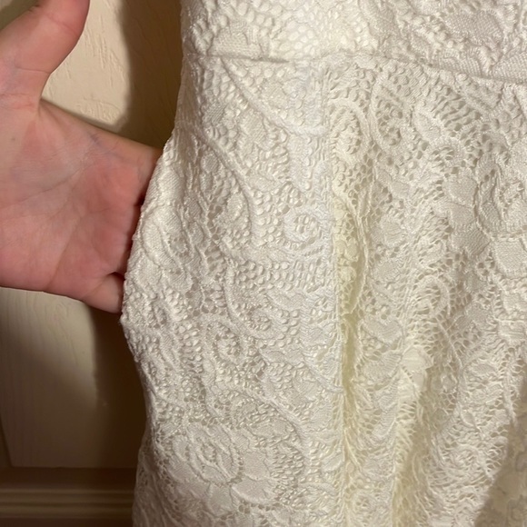 NWT-City Triangles-L-white-lace-spaghetti straps, baby doll dress with pockets. - Picture 2 of 8